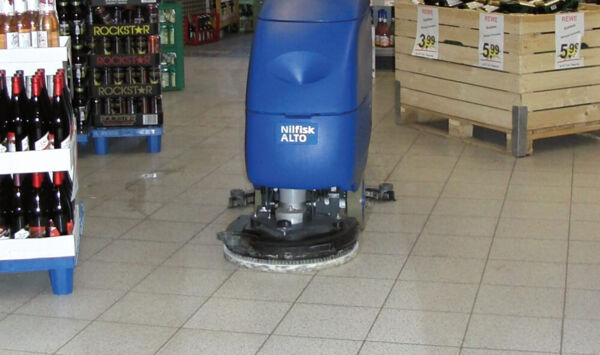 Bodenreinigung Supermarkt Rewe